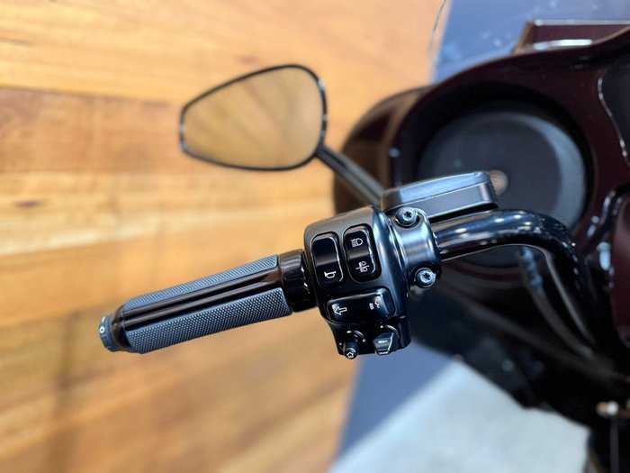 2017 Harley-davidson FLHTKSE CVO LIMITED Red