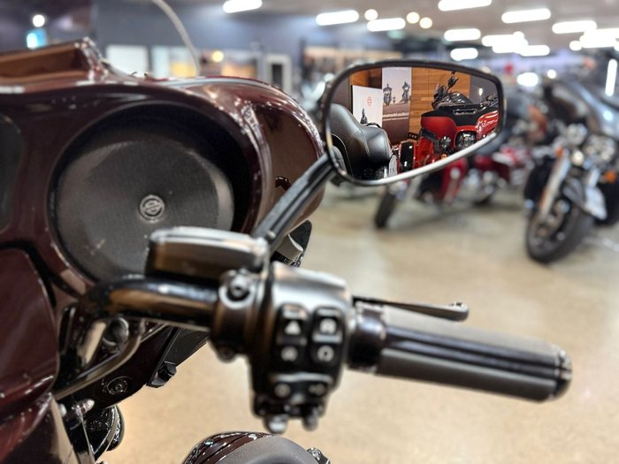 2017 Harley-davidson FLHTKSE CVO LIMITED Red