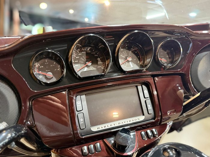 2017 Harley-davidson FLHTKSE CVO LIMITED Red