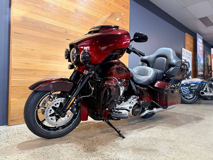 2017 Harley-davidson FLHTKSE CVO LIMITED Red
