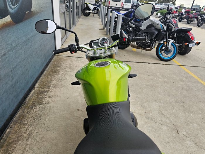 2010 Triumph STREET TRIPLE 675 Green
