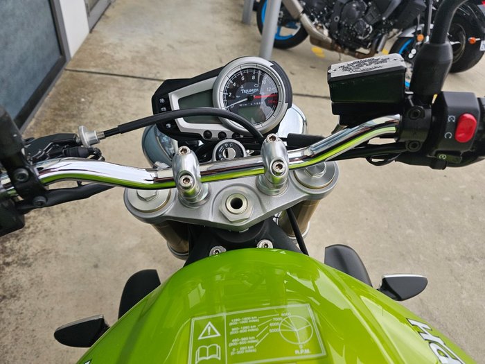 2010 Triumph STREET TRIPLE 675 Green