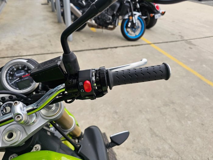 2010 Triumph STREET TRIPLE 675 Green
