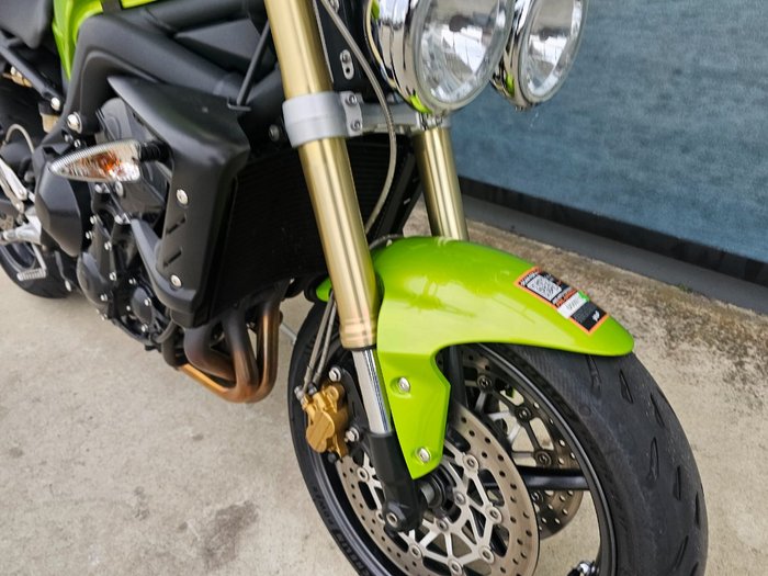 2010 Triumph STREET TRIPLE 675 Green
