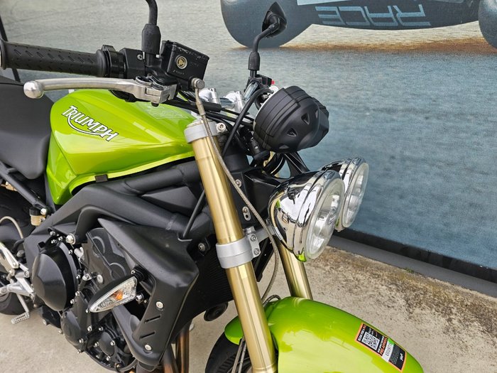 2010 Triumph STREET TRIPLE 675 Green