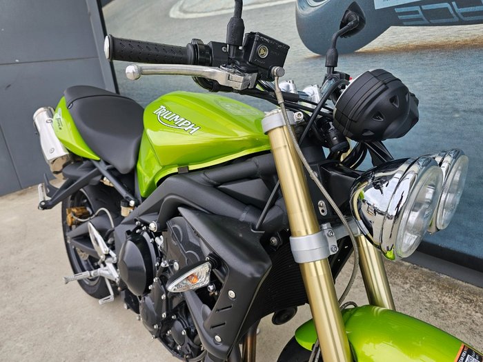 2010 Triumph STREET TRIPLE 675 Green