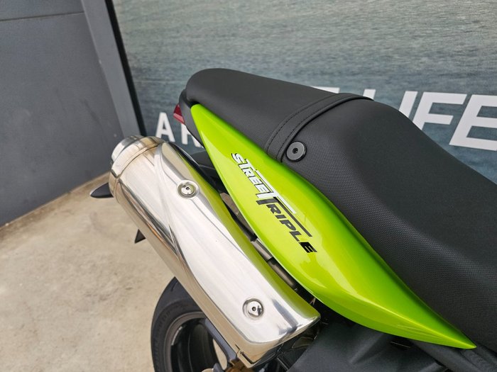 2010 Triumph STREET TRIPLE 675 Green