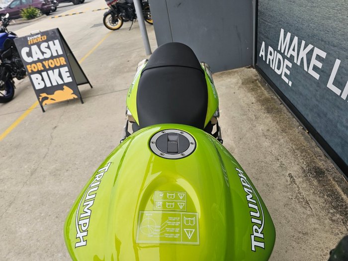 2010 Triumph STREET TRIPLE 675 Green