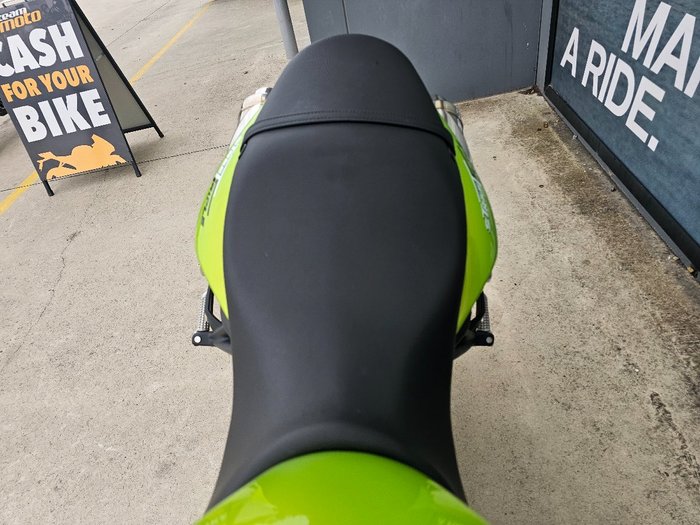 2010 Triumph STREET TRIPLE 675 Green