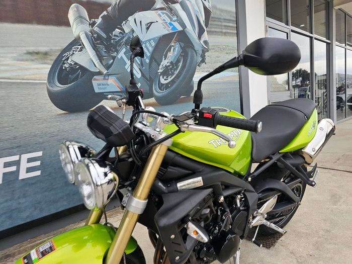 2010 Triumph STREET TRIPLE 675 Green