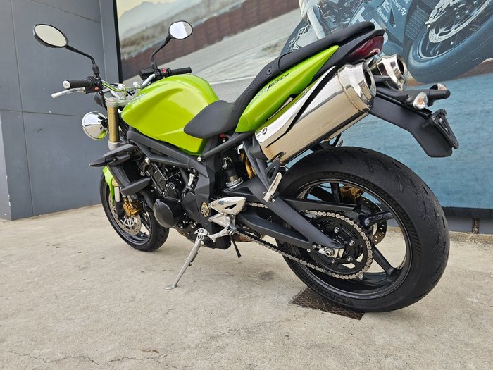2010 Triumph STREET TRIPLE 675 Green