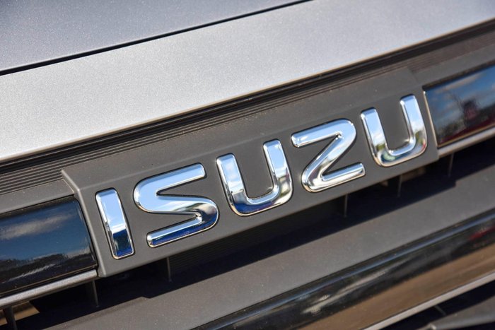 2025 Isuzu D-MAX LS-M