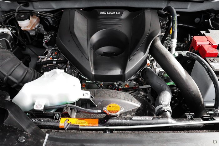 2025 Isuzu D-MAX LS-M