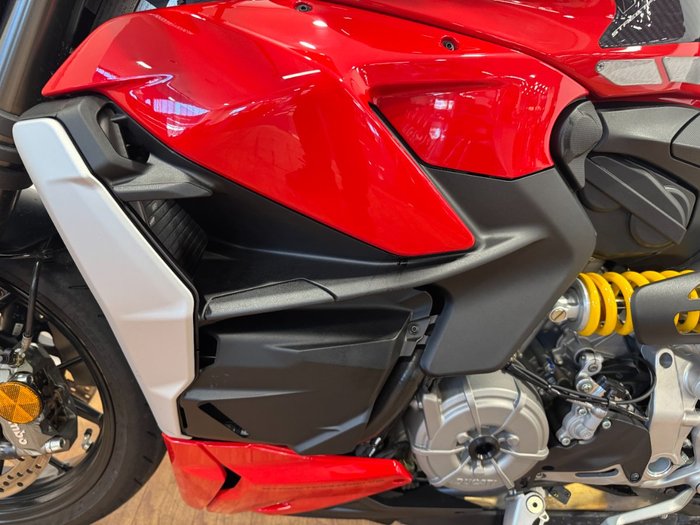 2024 Ducati STREETFIGHTER V2 RED