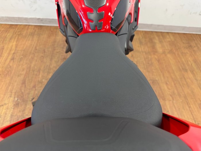 2024 Ducati STREETFIGHTER V2 RED