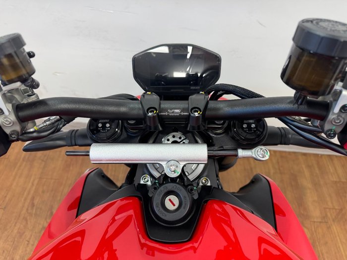 2024 Ducati STREETFIGHTER V2 RED