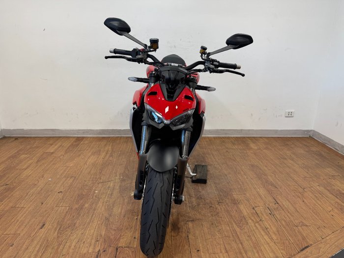 2024 Ducati STREETFIGHTER V2 RED