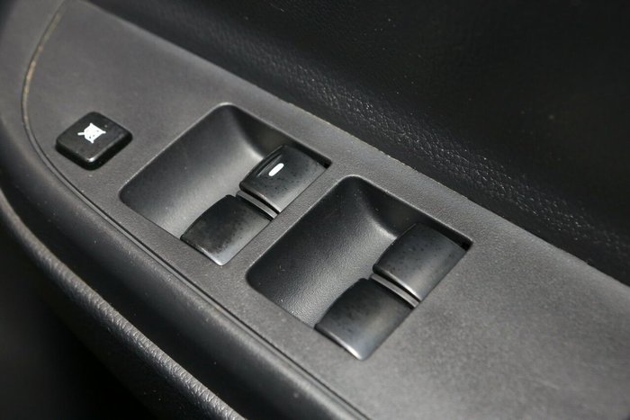 2023 Mitsubishi Triton GLX