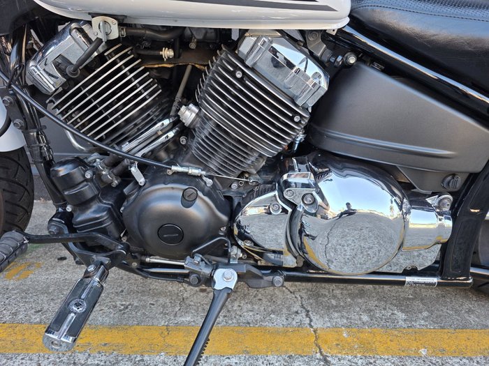 2016 Yamaha XVS650 V-STAR CUSTOM WHITE