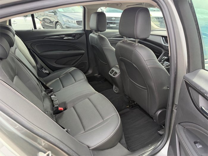 2018 HOLDEN COMMODORE RS-V