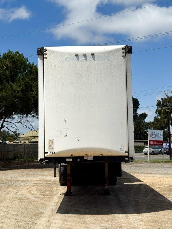2013 32 Pallet Flat Deck B Double Curtainsider B Double