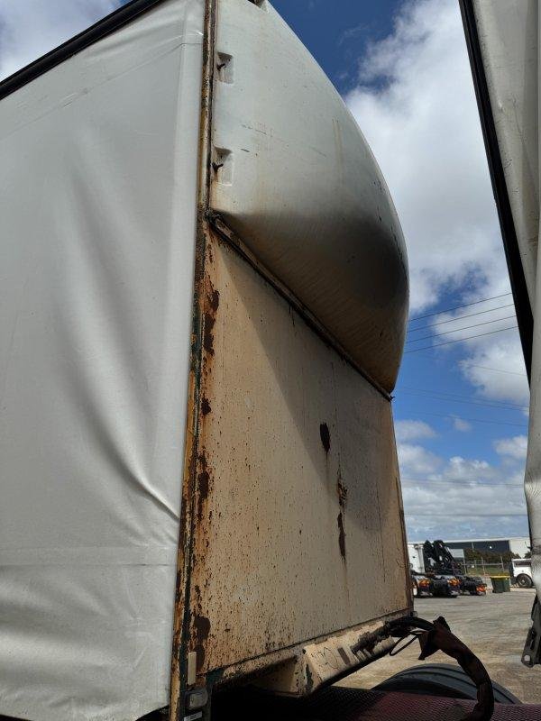 2013 32 Pallet Flat Deck B Double Curtainsider B Double