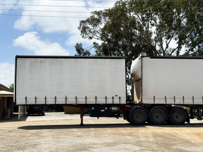 2013 32 Pallet Flat Deck B Double Curtainsider B Double