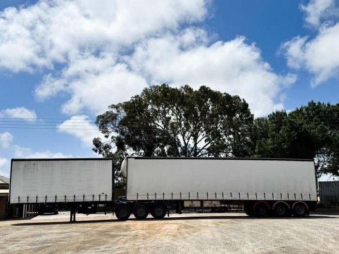 2013 32 Pallet Flat Deck B Double Curtainsider B Double