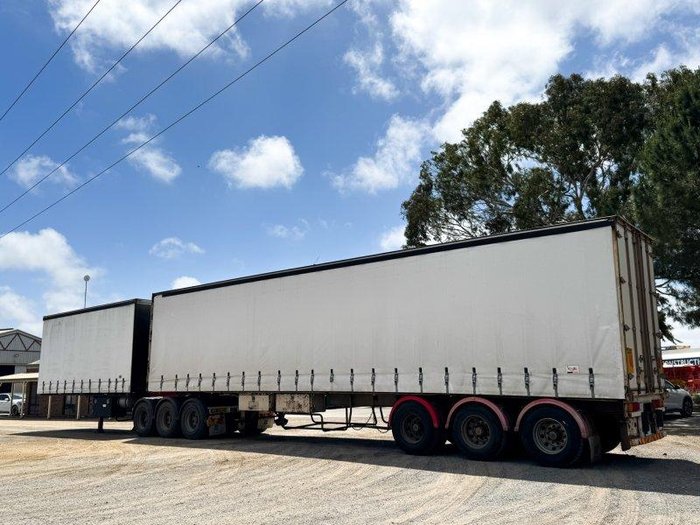 2013 32 Pallet Flat Deck B Double Curtainsider B Double