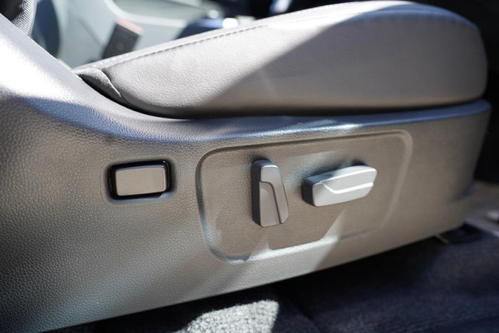 2025 Isuzu MU-X LS-T