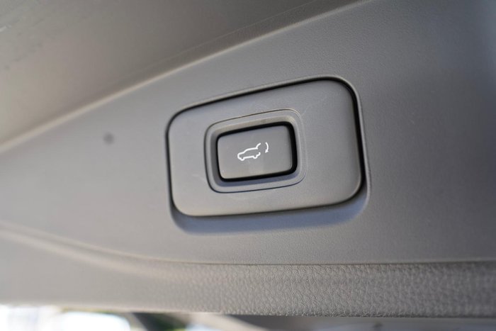 2025 Isuzu MU-X LS-T