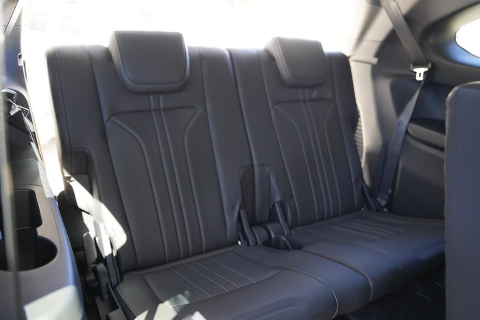 2025 Isuzu MU-X LS-T