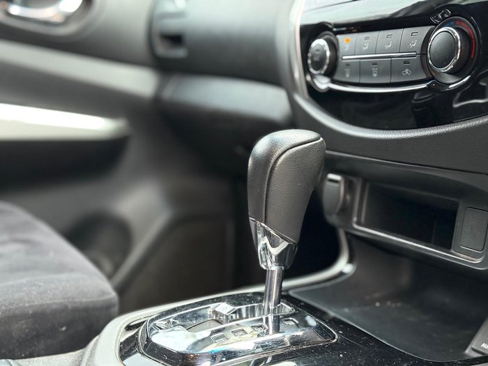 2015 Nissan Navara ST D23 4x2 Brilliant Silver