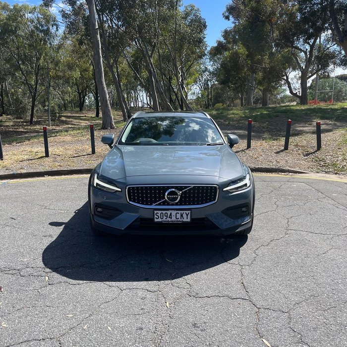2021 Volvo V60 Cross Country B5