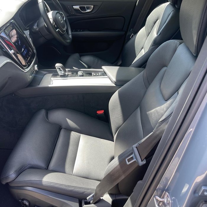 2021 Volvo V60 Cross Country B5