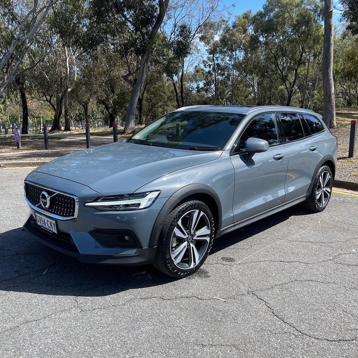 2021 Volvo V60 Cross Country B5