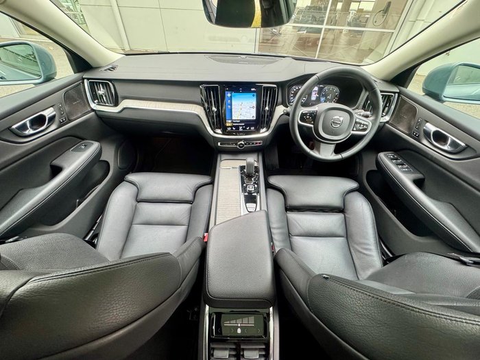 2021 Volvo V60 Cross Country B5