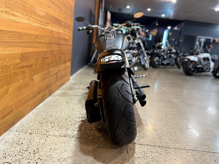 2010 Harley-davidson FLSTF FAT BOY Black