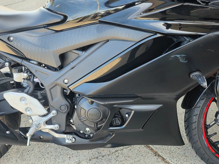 2022 Yamaha YZF-R3 BLACK