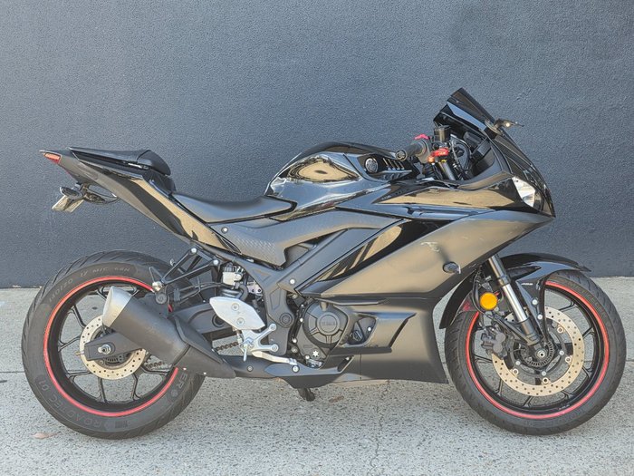 2022 Yamaha YZF-R3 BLACK