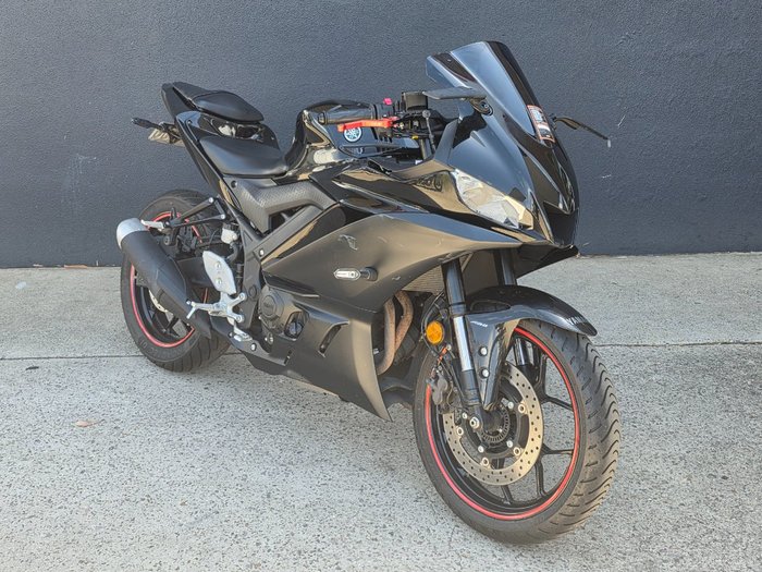 2022 Yamaha YZF-R3 BLACK