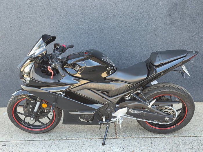 2022 Yamaha YZF-R3 BLACK
