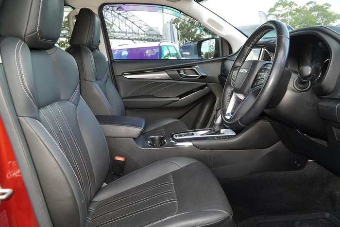 2021 Isuzu MU-X LS-T