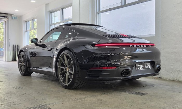 2020 Porsche 911 Carrera