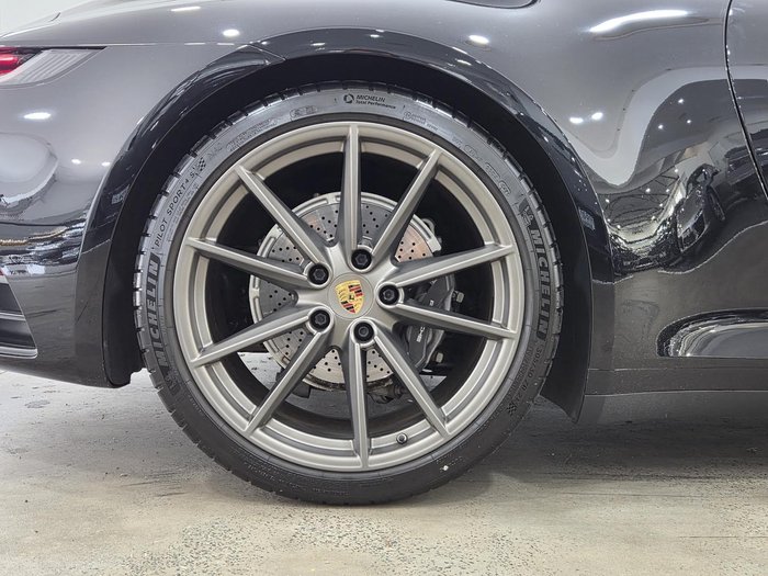 2020 Porsche 911 Carrera