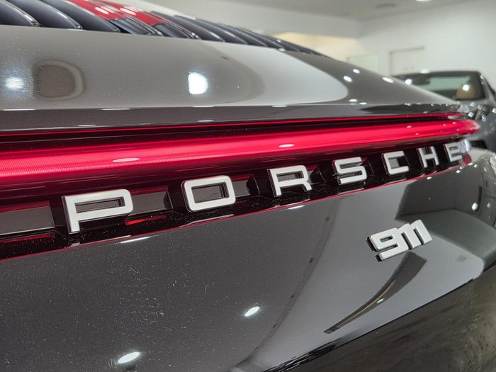 2020 Porsche 911 Carrera