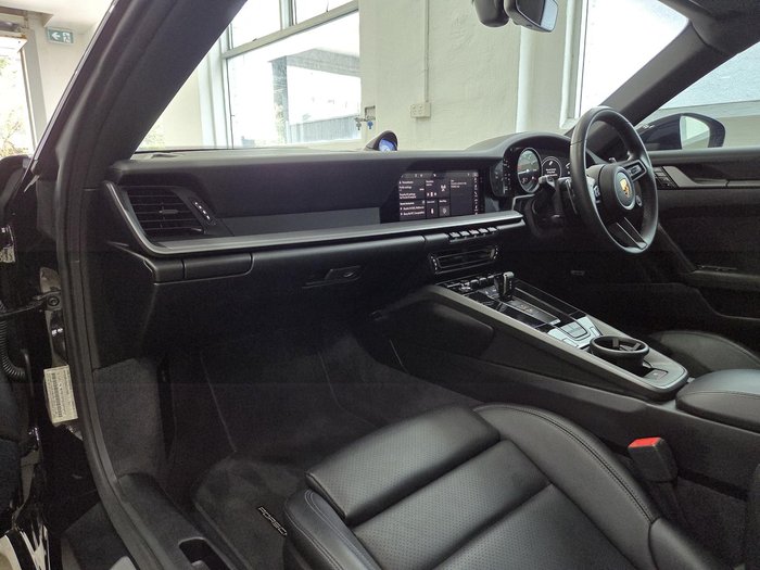 2020 Porsche 911 Carrera