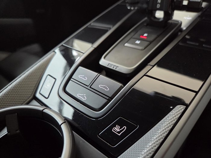 2020 Porsche 911 Carrera