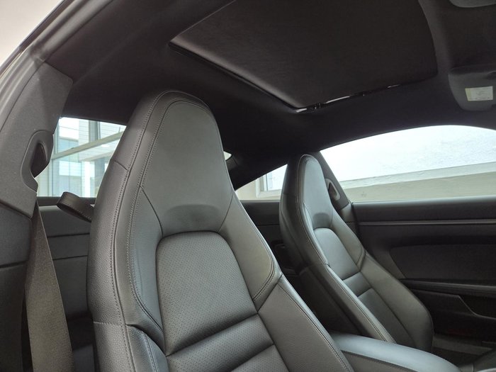 2020 Porsche 911 Carrera