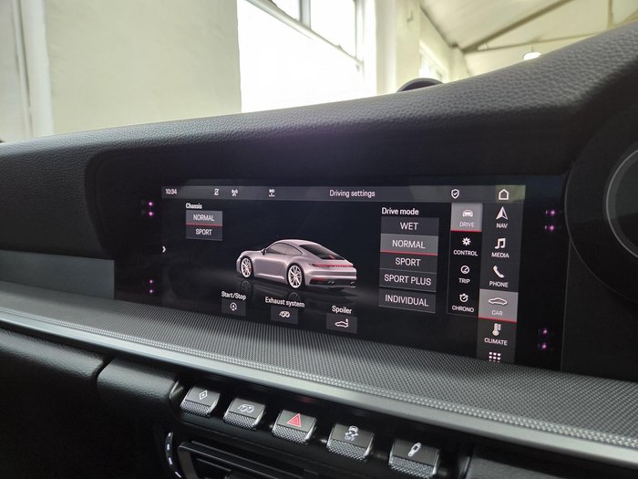 2020 Porsche 911 Carrera